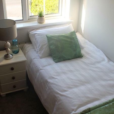 Villa 5 Mins Walk To Carrick - Sleeps 12 - Off Road Parking - Modern House Exterior foto