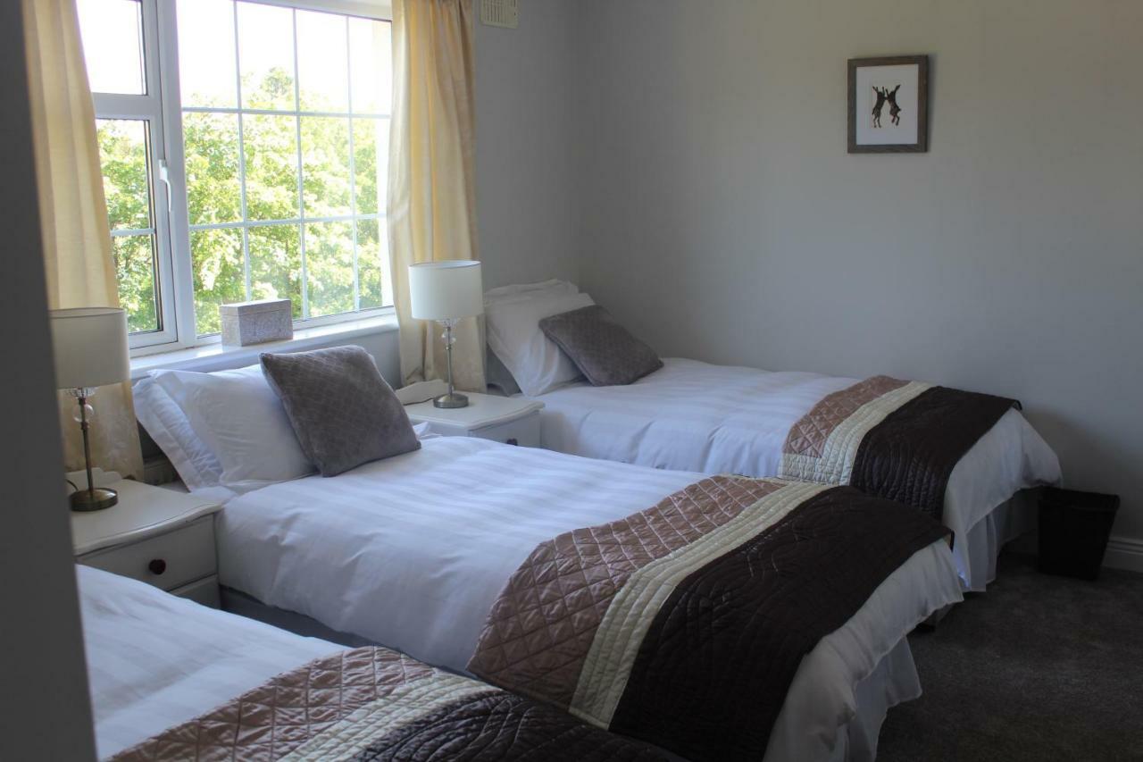 Villa 5 Mins Walk To Carrick - Sleeps 12 - Off Road Parking - Modern House Exterior foto