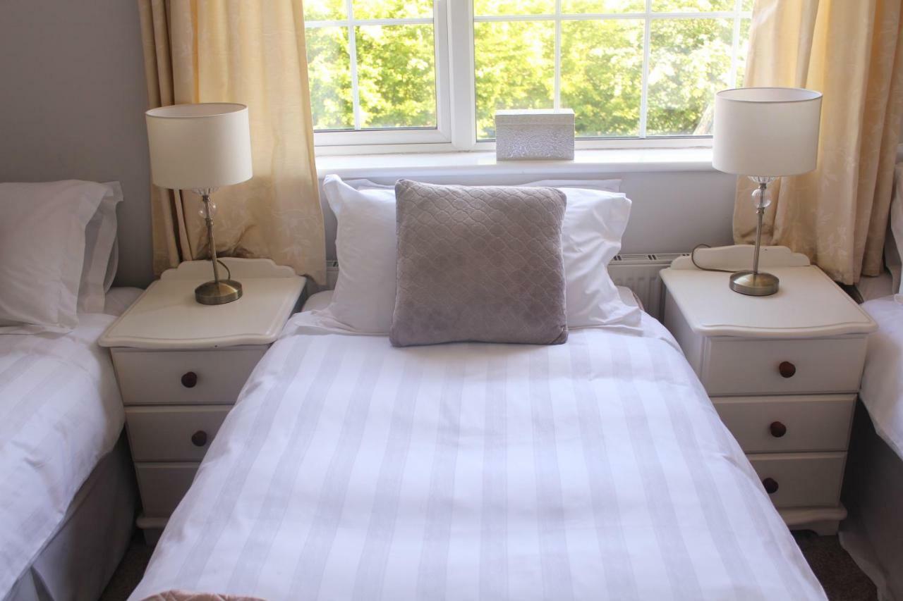 Villa 5 Mins Walk To Carrick - Sleeps 12 - Off Road Parking - Modern House Exterior foto