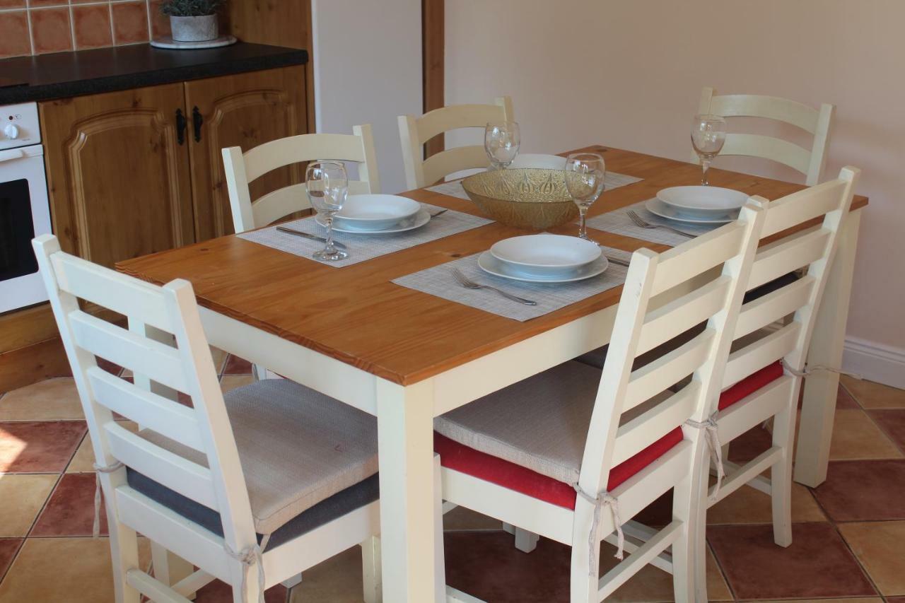 Villa 5 Mins Walk To Carrick - Sleeps 12 - Off Road Parking - Modern House Exterior foto