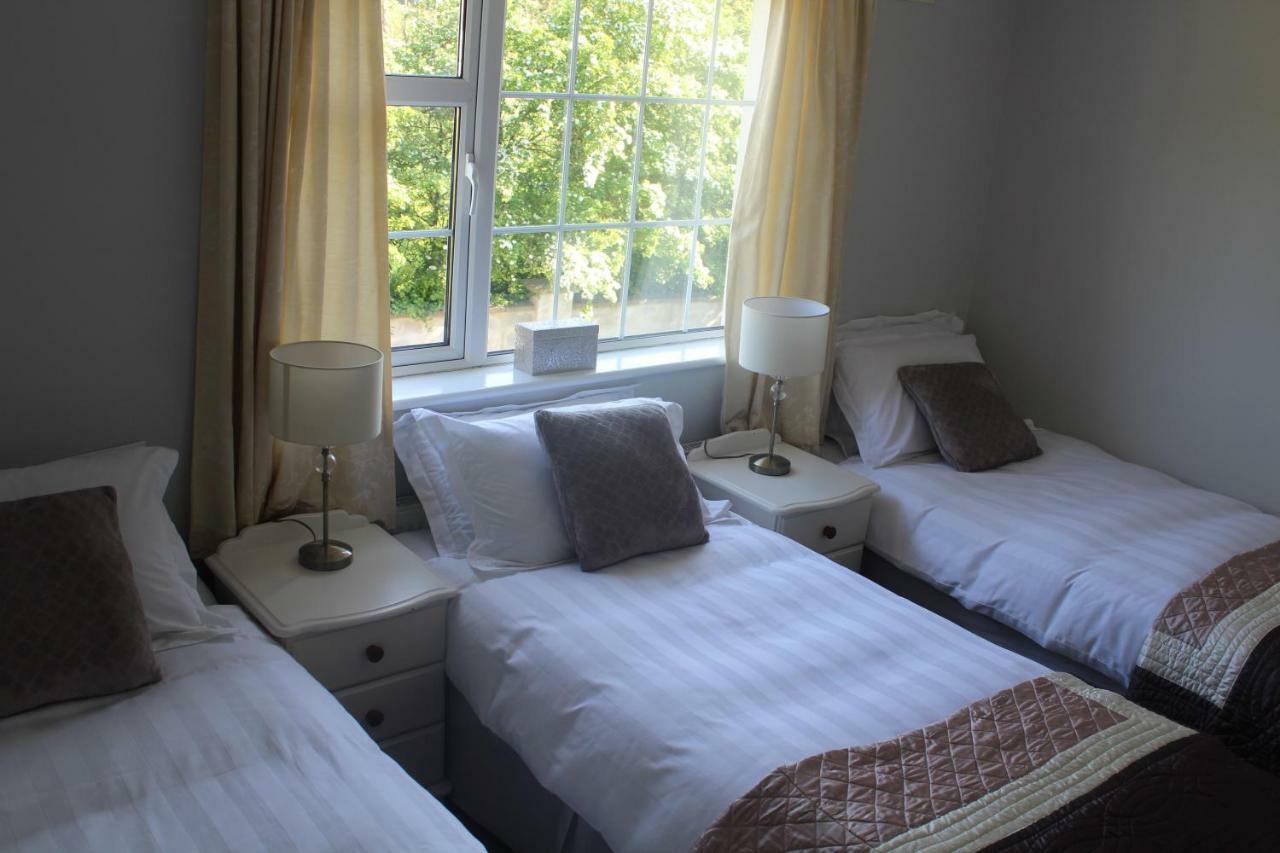 Villa 5 Mins Walk To Carrick - Sleeps 12 - Off Road Parking - Modern House Exterior foto