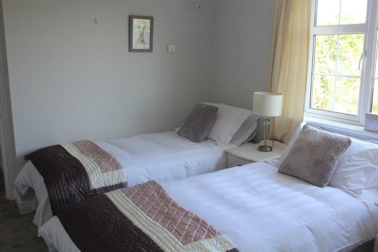 Villa 5 Mins Walk To Carrick - Sleeps 12 - Off Road Parking - Modern House Exterior foto